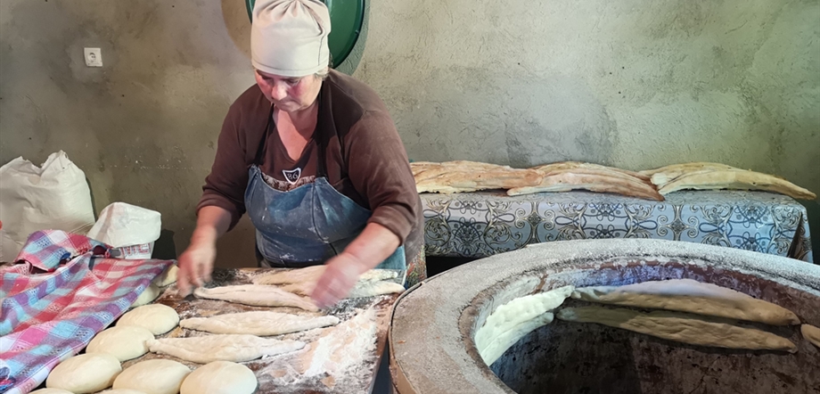 Making of Georgian bread by Daina